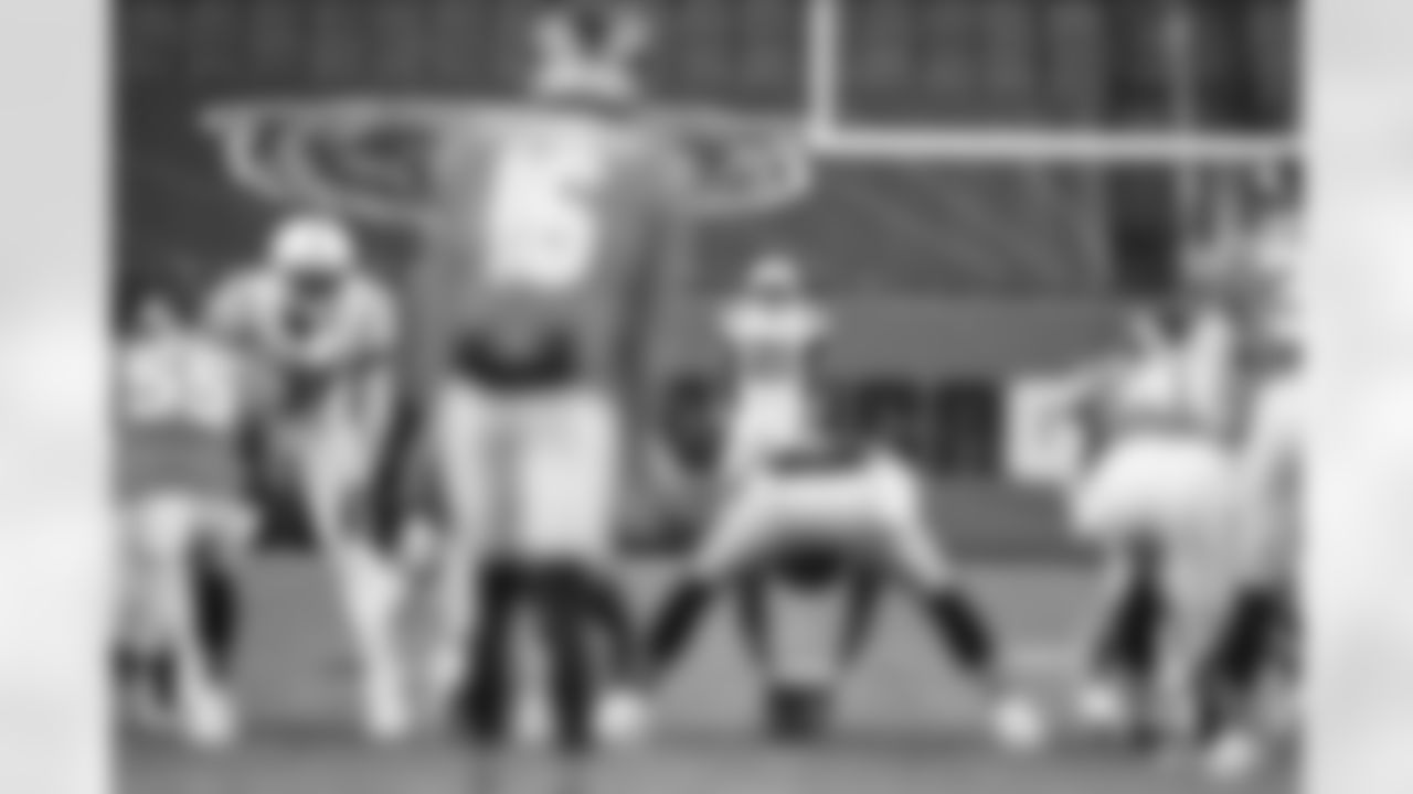 21 RB Nyheim Hines