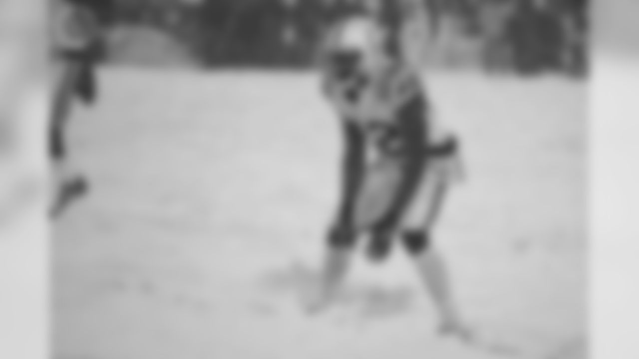 42 Moore II, Kenny CB 5-9 190 22 R Valdosta State