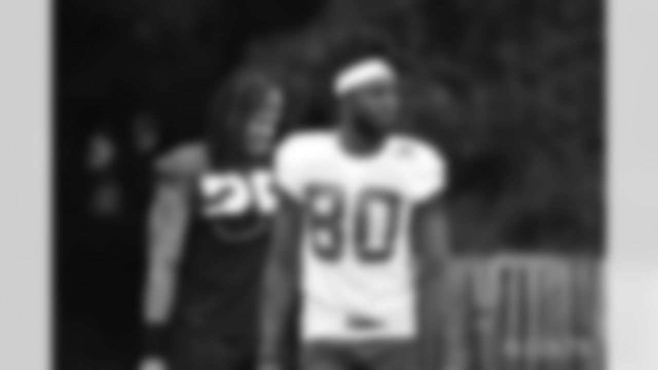 80 WR Gary Jennings
