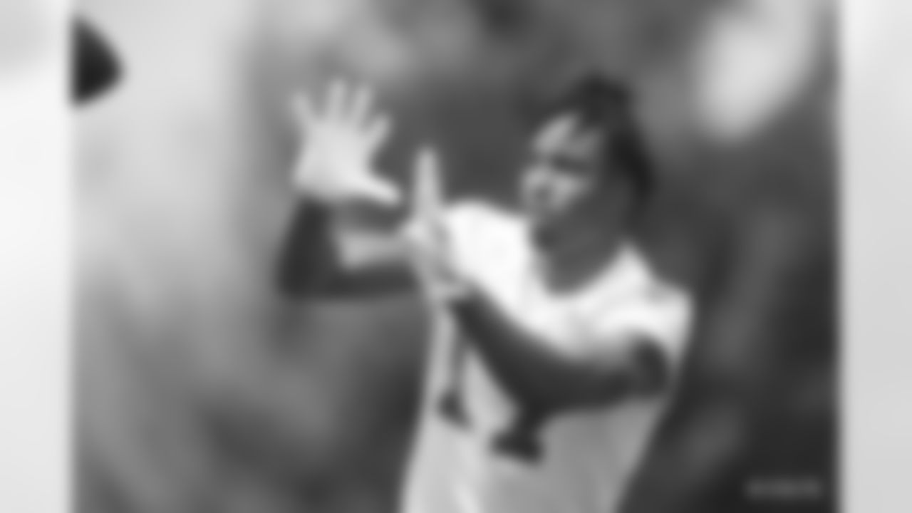 17 WR Mike Strachan