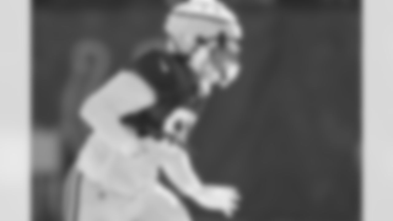 92 DE Kameron Cline
