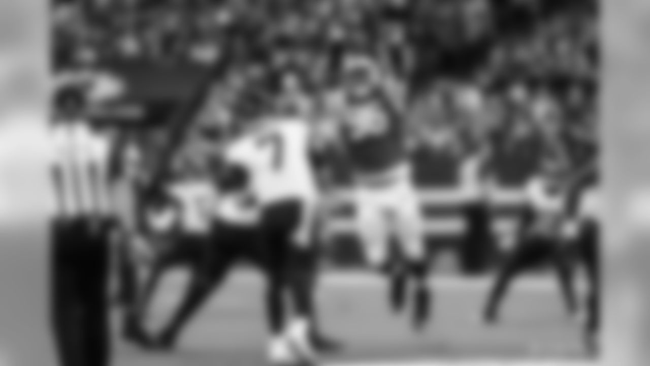 96 tackle Denico Autry