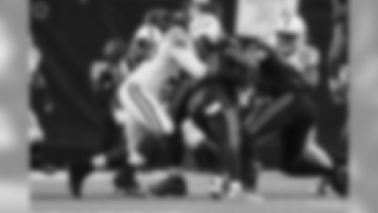 96 tackle Denico Autry