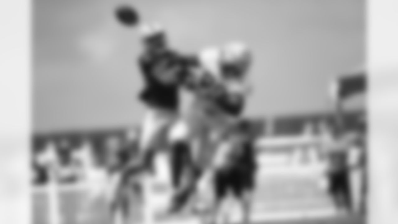 25 CB Rodney Thomas II, #80 TE Jelani Woods