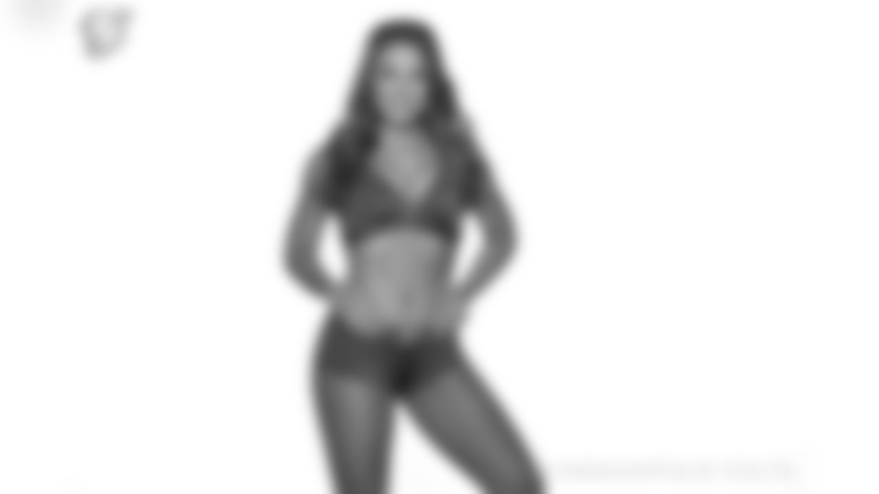 22_Vanessa_33