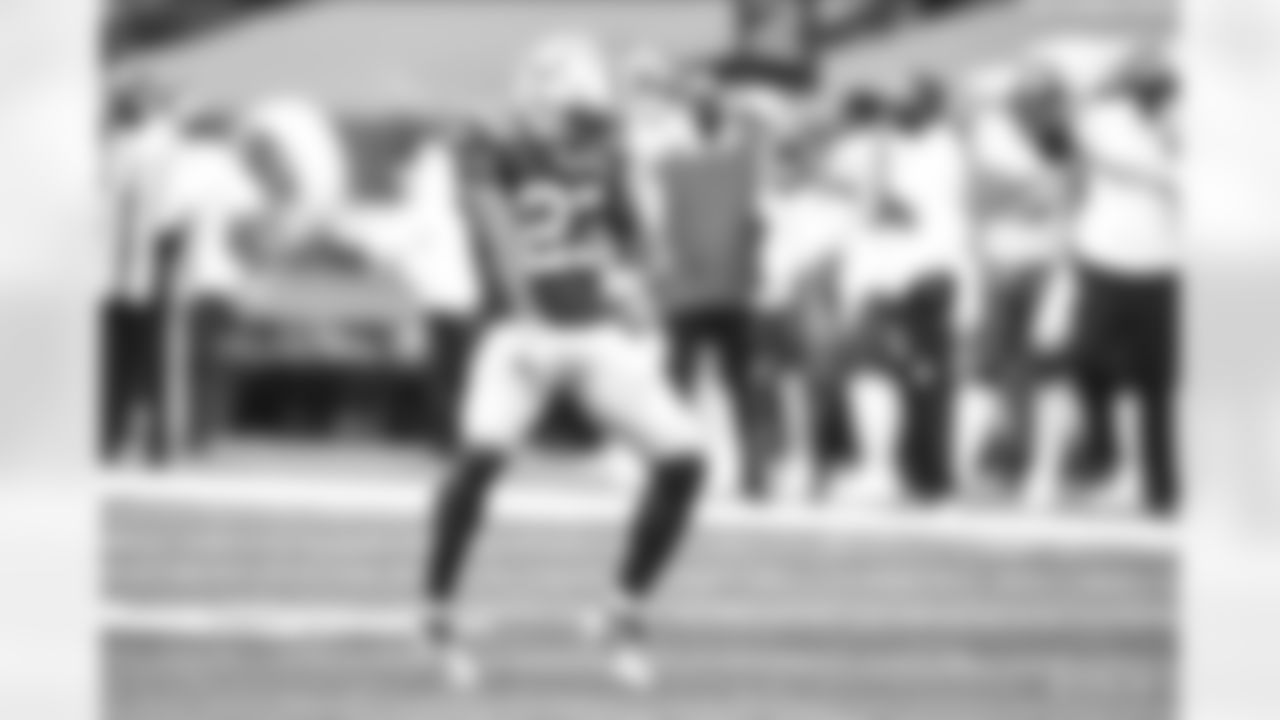 23 CB Kenny Moore II