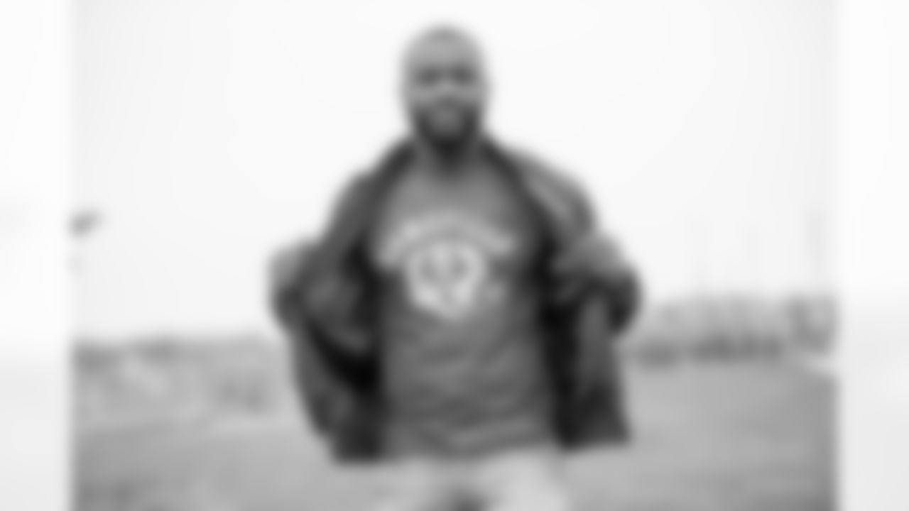91 DE Yannick Ngakoue