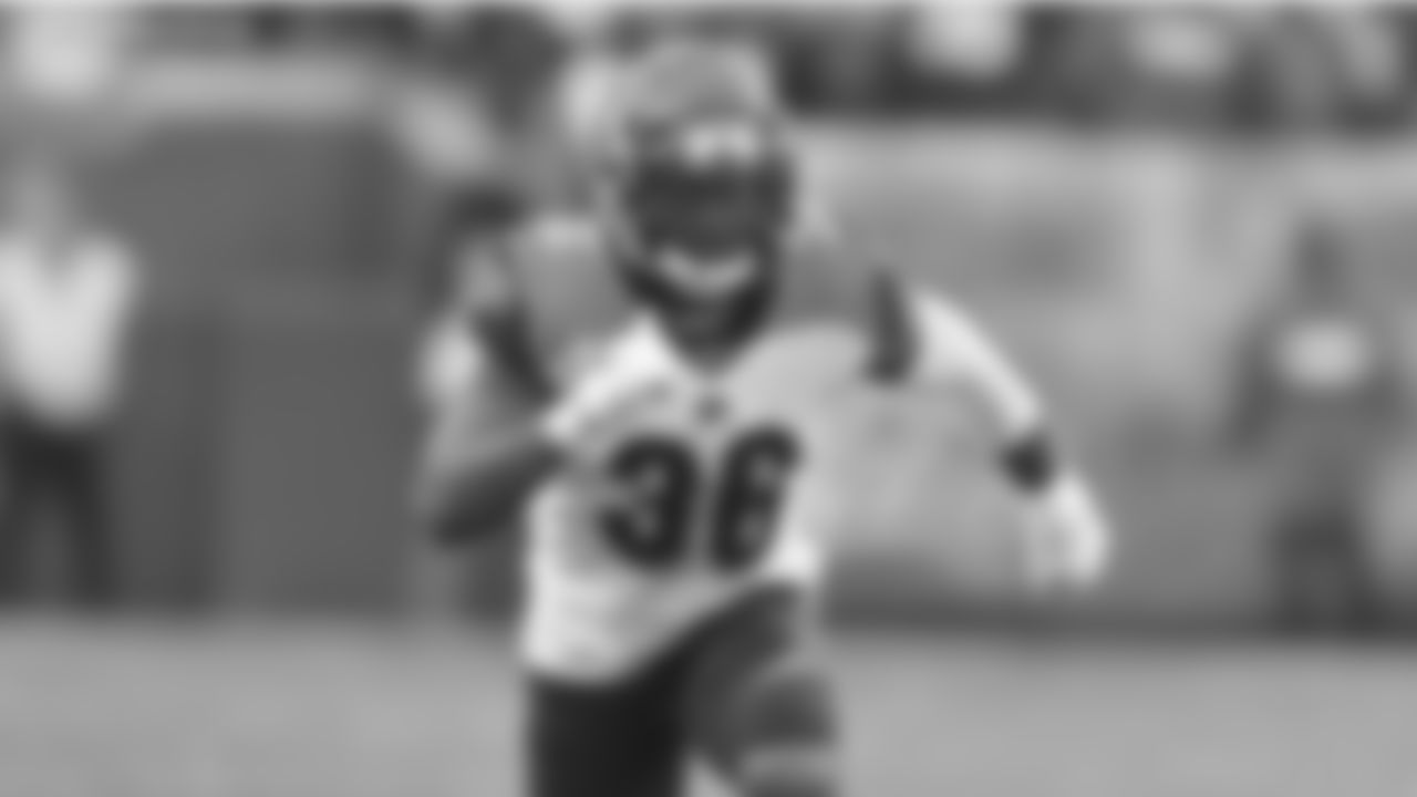 S Shawn Williams