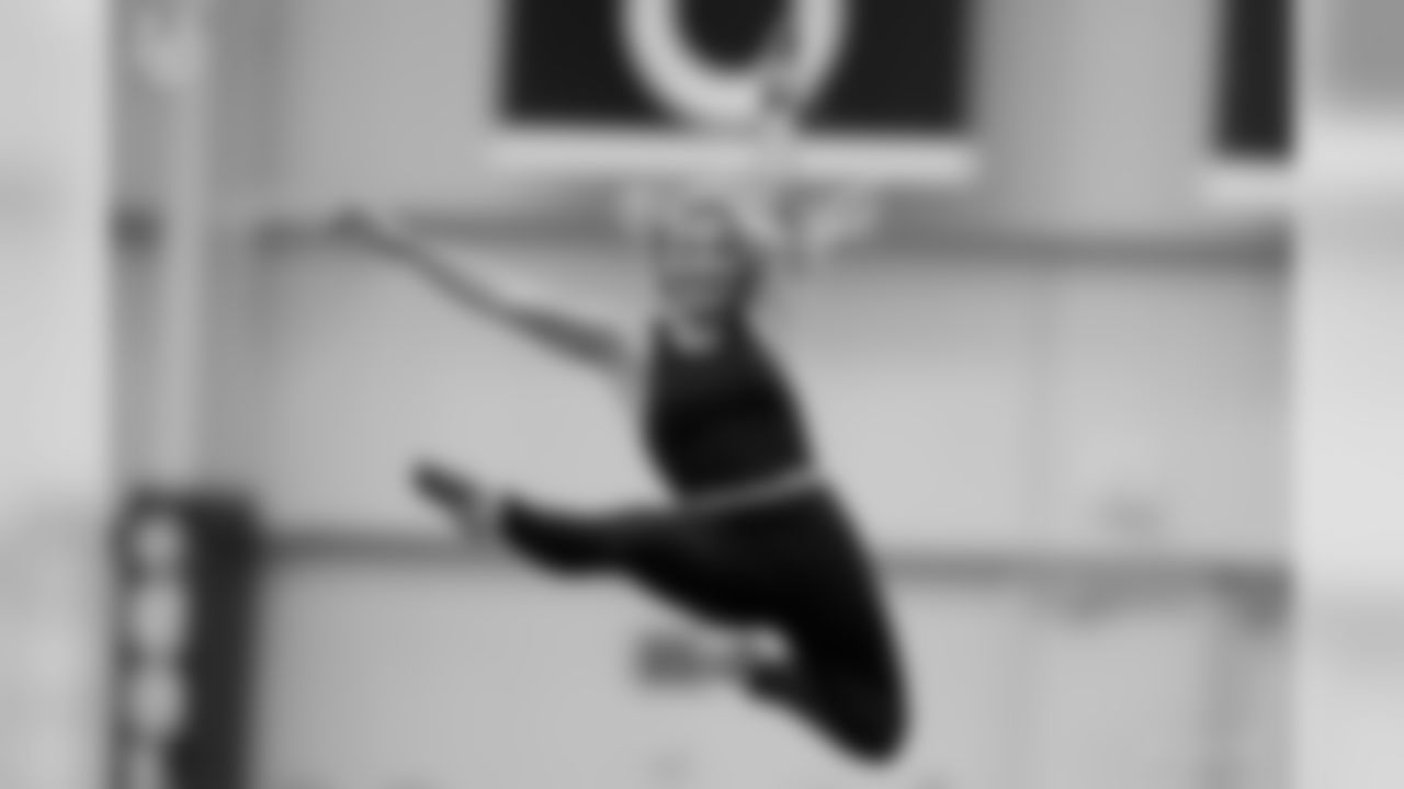 A behind the scenes look at the 2019 cheer finalists during last nights dance practice.
