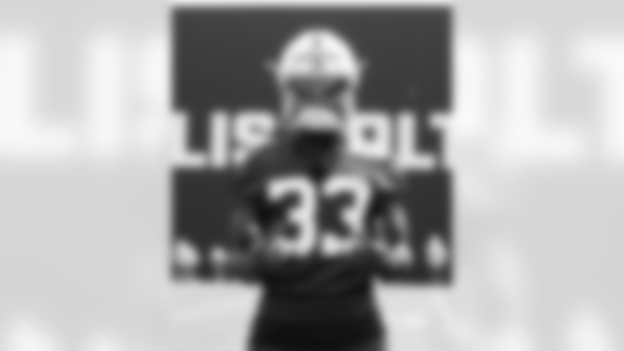 33 CB Dallis Flowers,
Players train during Phase III OTAs of offseason workouts.
