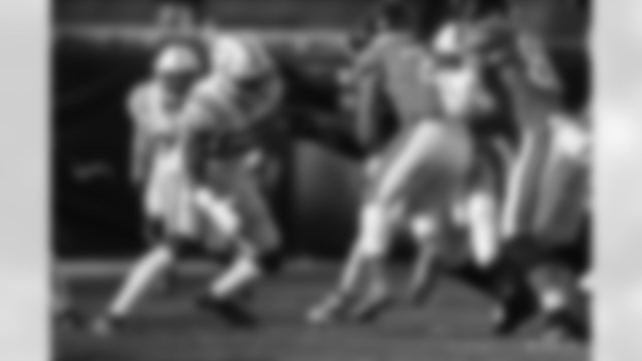 53 LB Darius Leonard