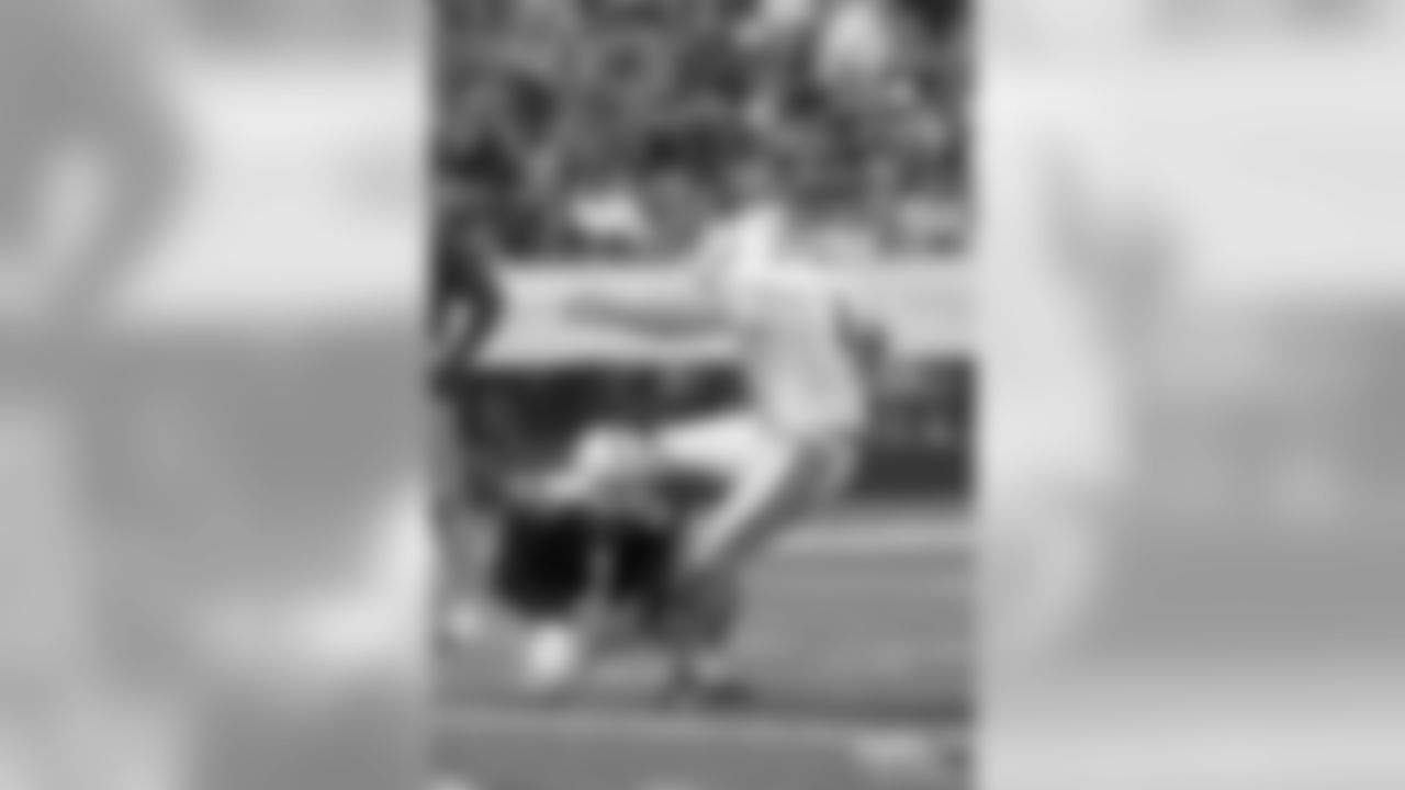 Adam Vinatieri-1