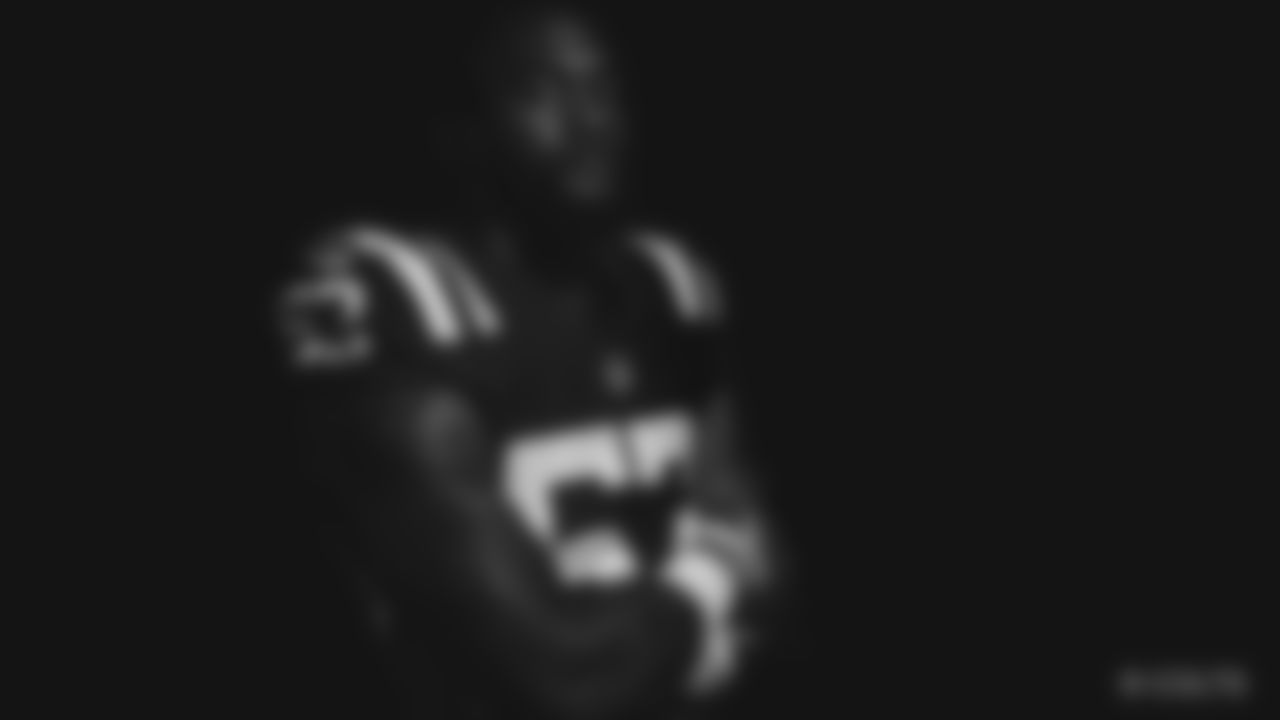 53 LB Darius Leonard