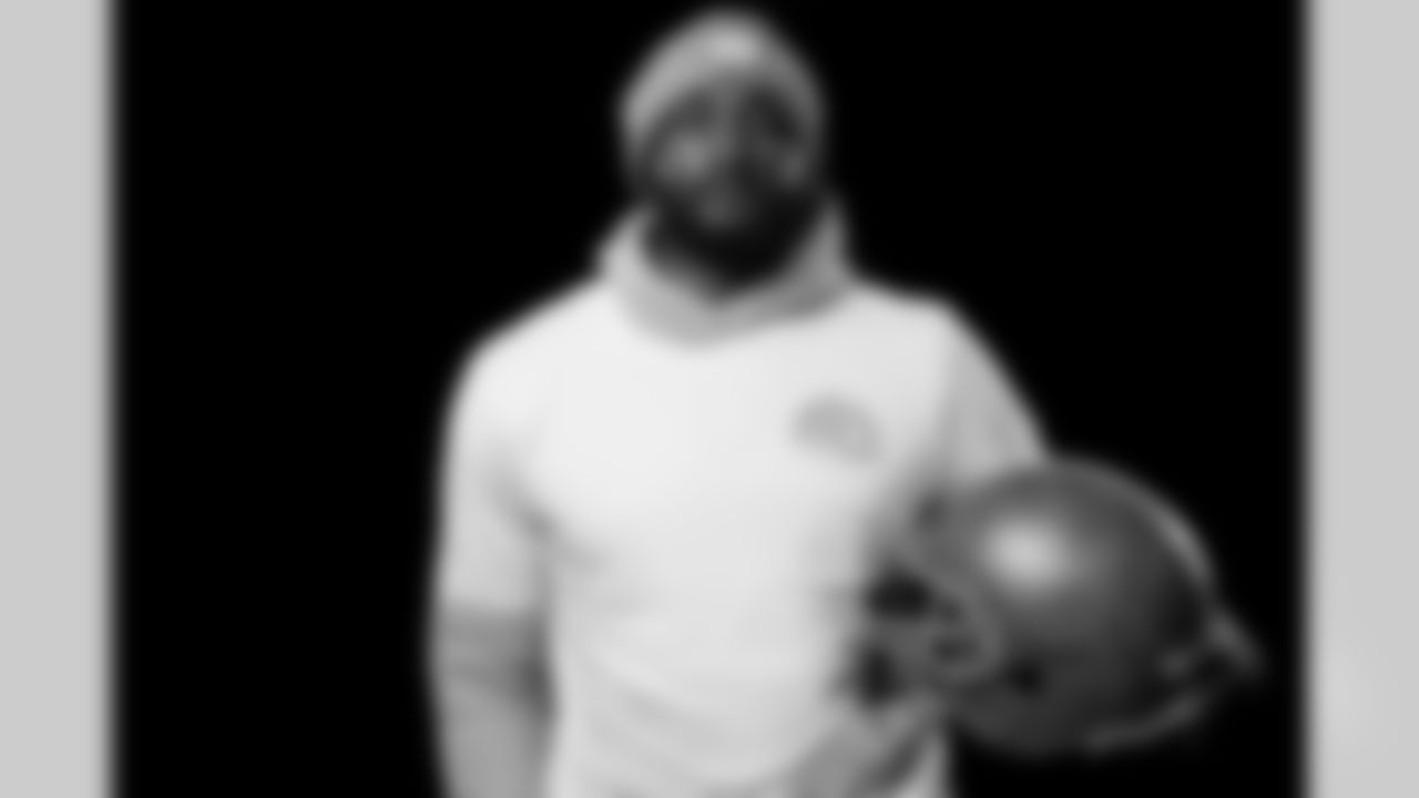 53 LB Shaquille Leonard
Mental Health Awareness Month - Stronger Together / KTS Shirts