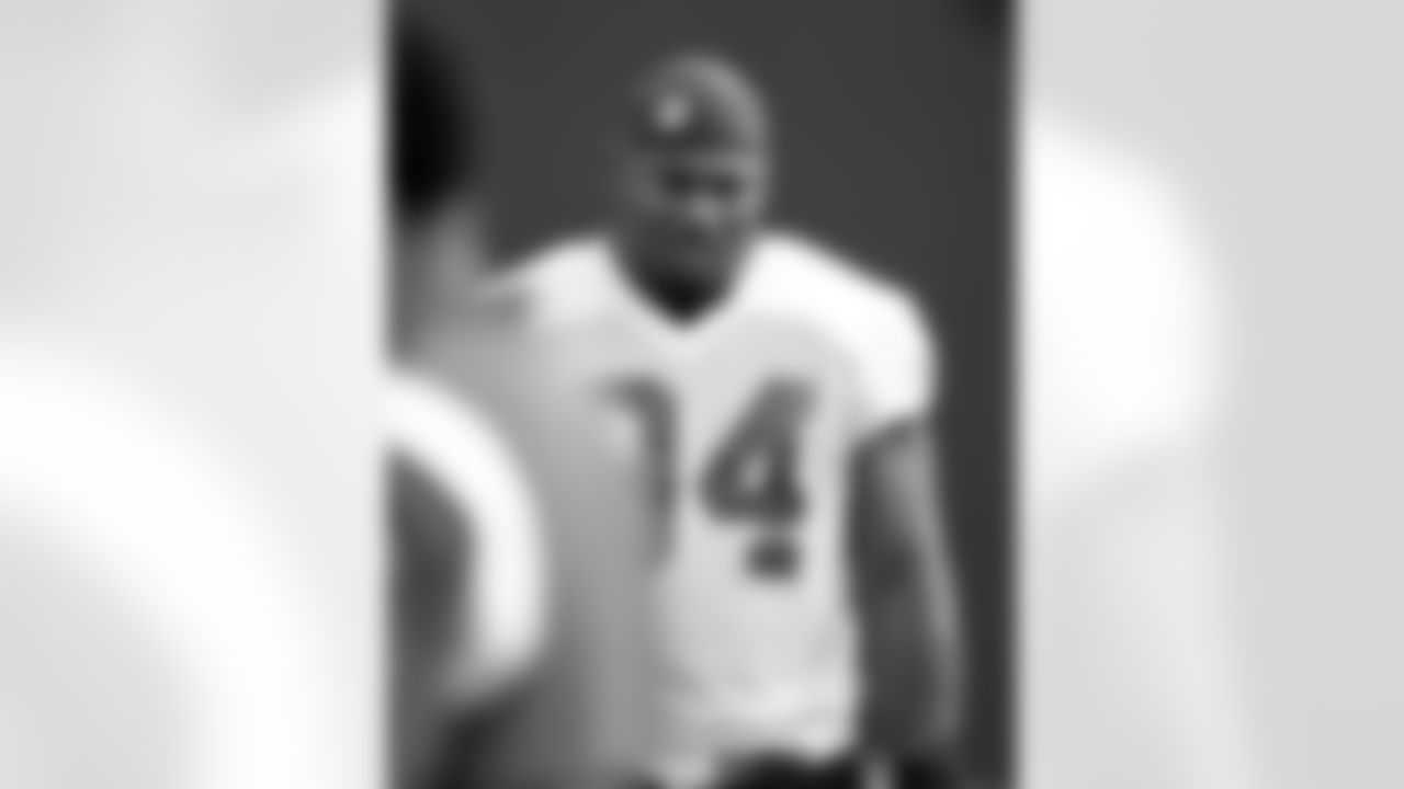 94 DE Tyquan Lewis