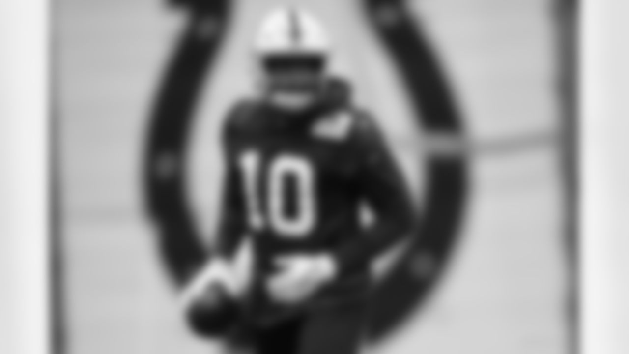53 LB Darius Leonard