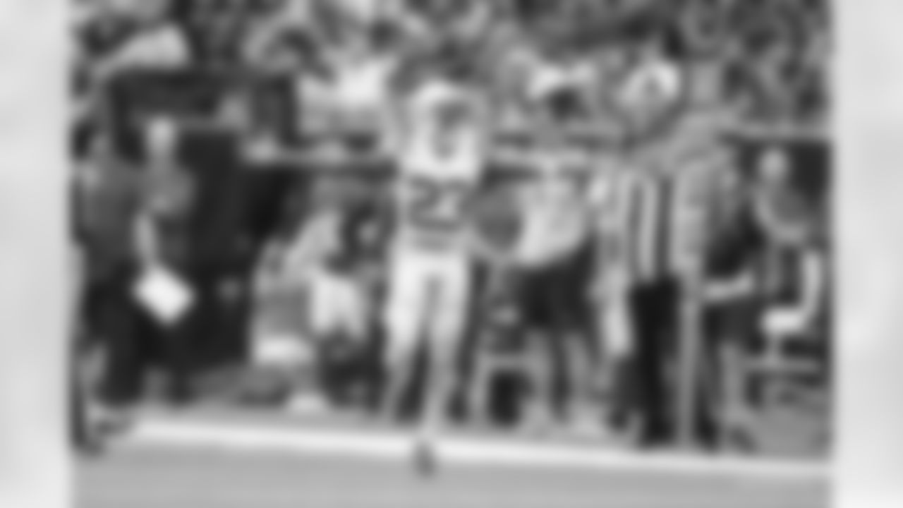 23 CB Kenny Moore II
