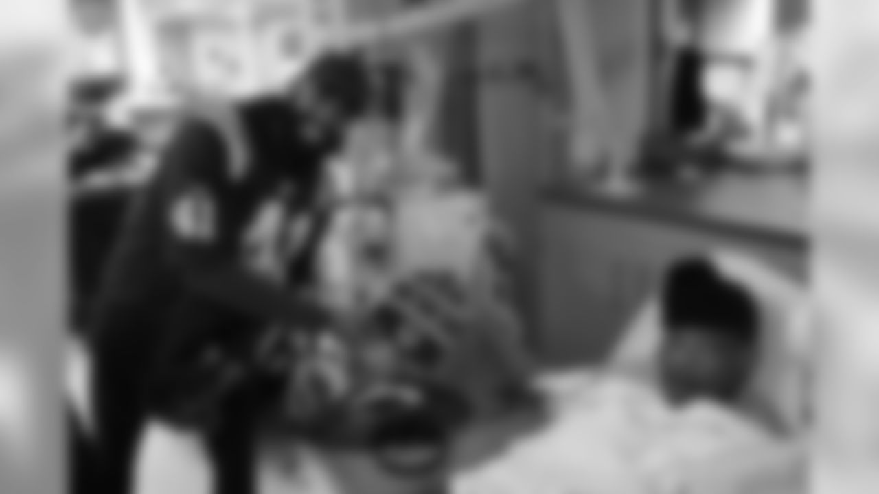 2018_1112_ CM_VAHospitalVisit0122
