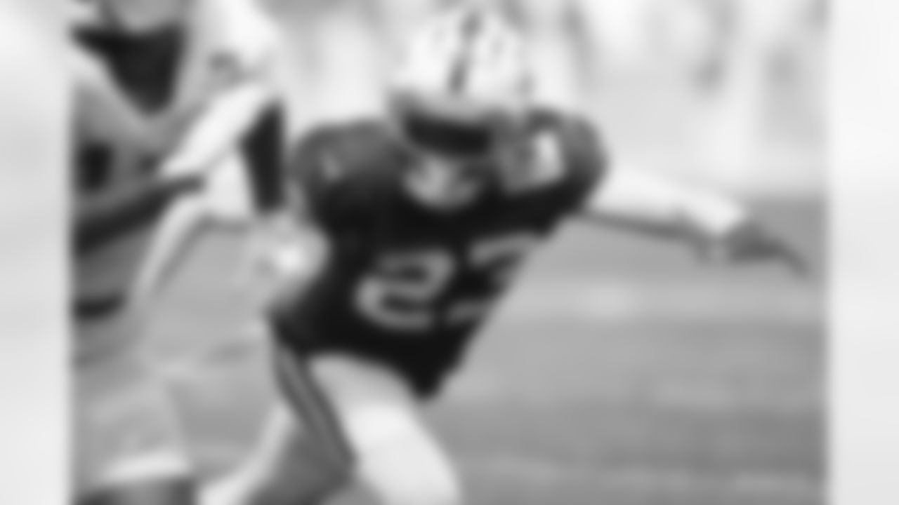 23 CB Kenny Moore II