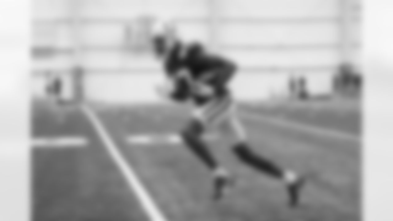17 WR Mike Strachan