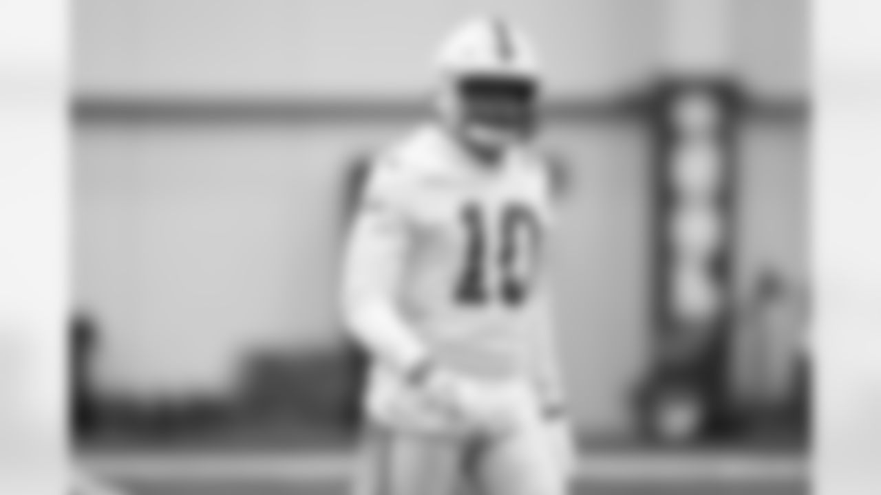 53 LB Darius Leonard