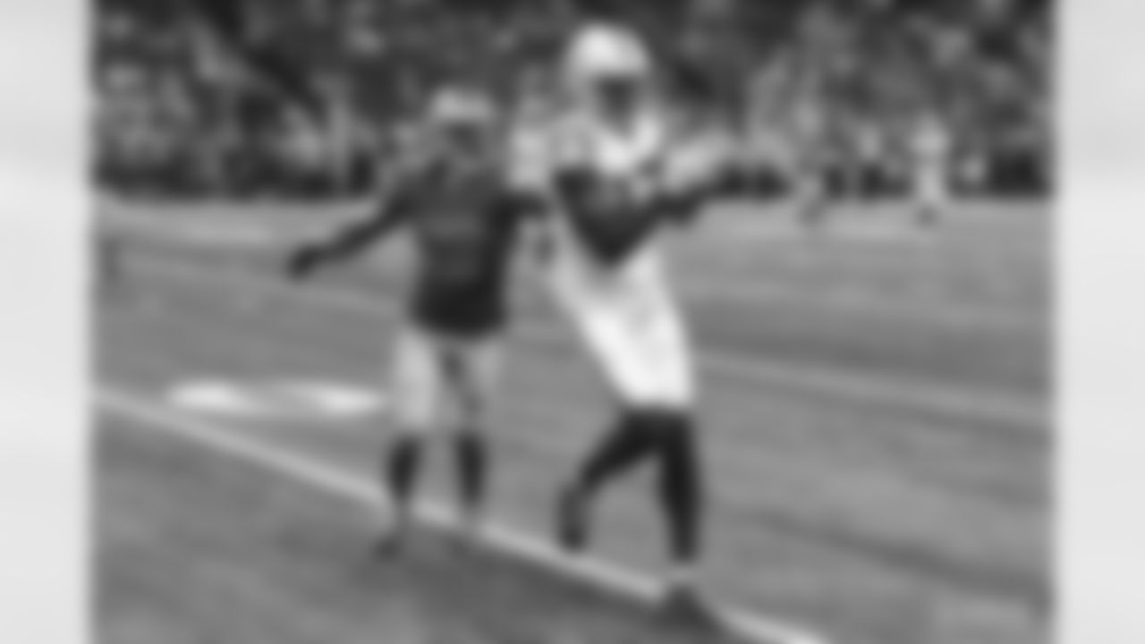 17 WR Mike Strachan