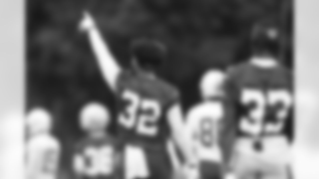 32 S Julian Blackmon