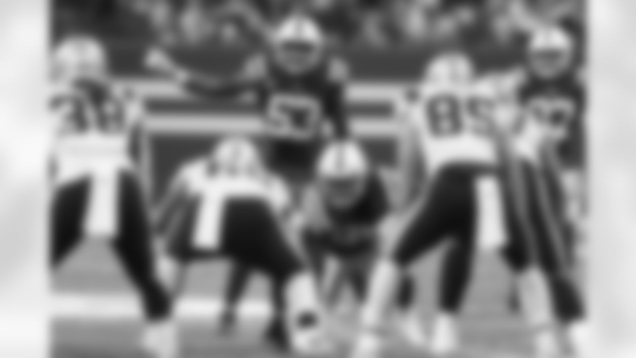 53 LB Darius Leonard