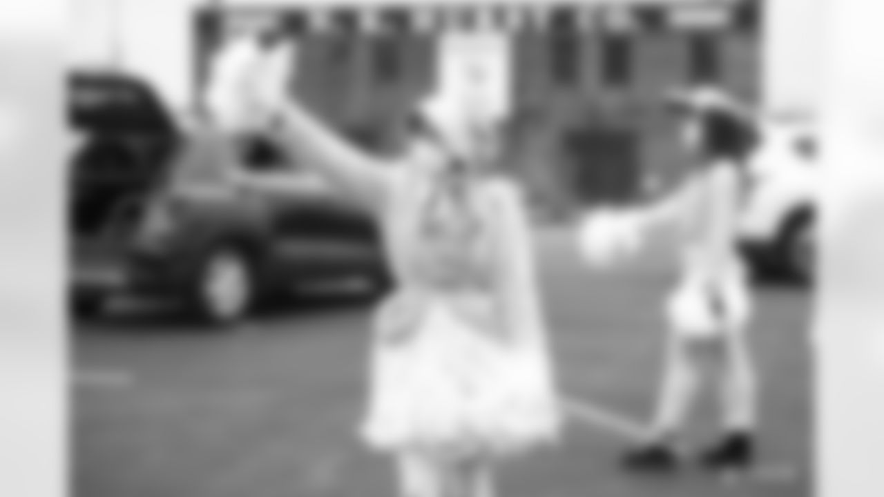 2020_1028_HalloweenDriveThru0043