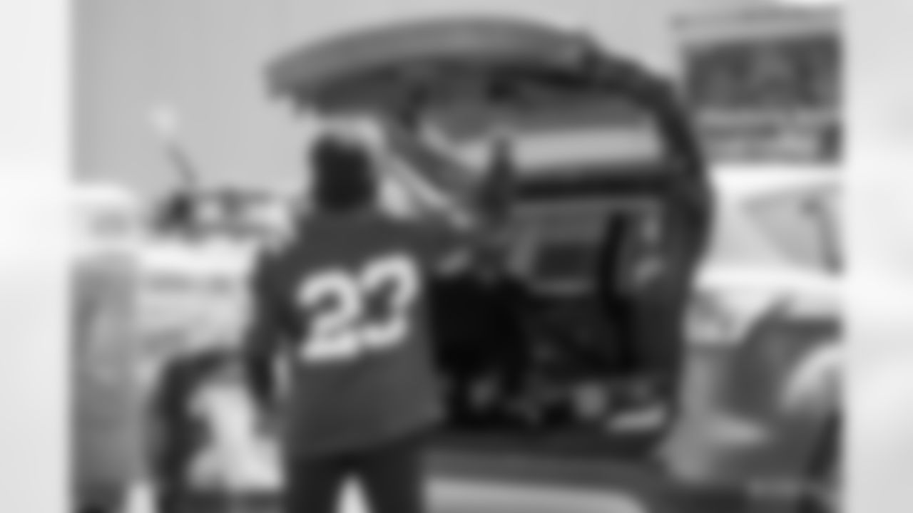 23 CB Kenny Moore II