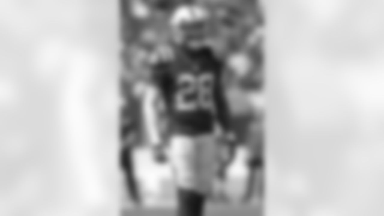 The Colts are now healthy at the cornerback position with the trio of Vonate Davis, Toler and Darius Butler in tact. I don't think we will see any shadow roles from those guys this weekend. They still will have their hands full in the unique pass catchers, led by Rob Gronkowski and Julian Edelman.