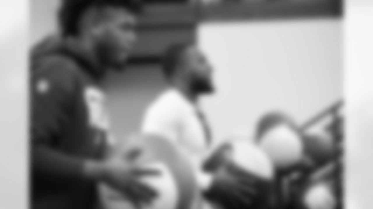 91 DE Yannick Ngakoue