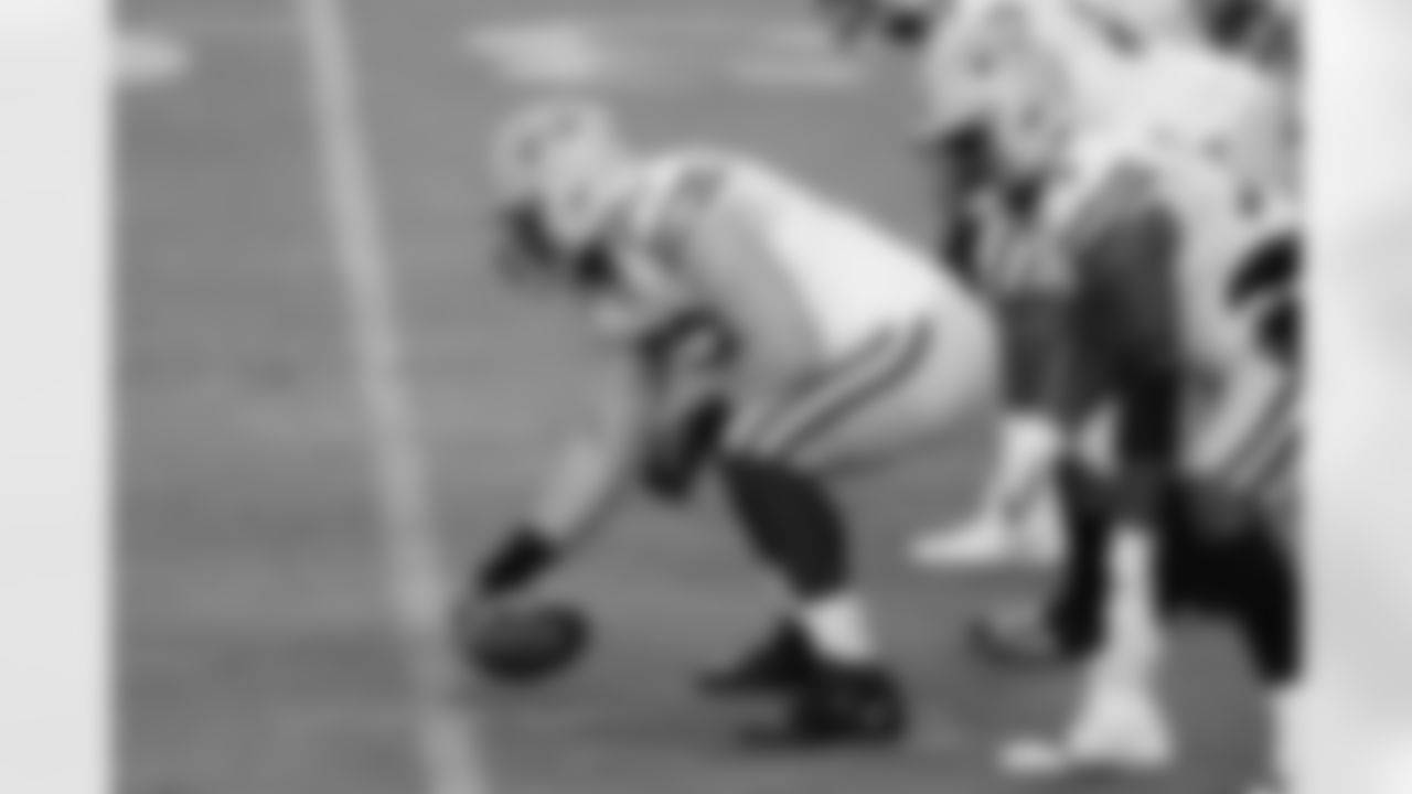 Green Bay Packers center Corey Linsley against the San Francisco 49ers during an NFL football game in Santa Clara, Calif., Thursday, Nov. 5, 2020. (AP Photo/Tony Avelar)