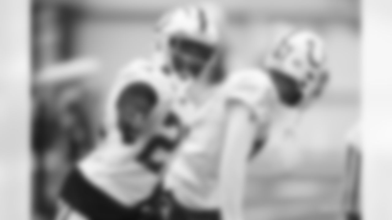 23 CB Kenny Moore II