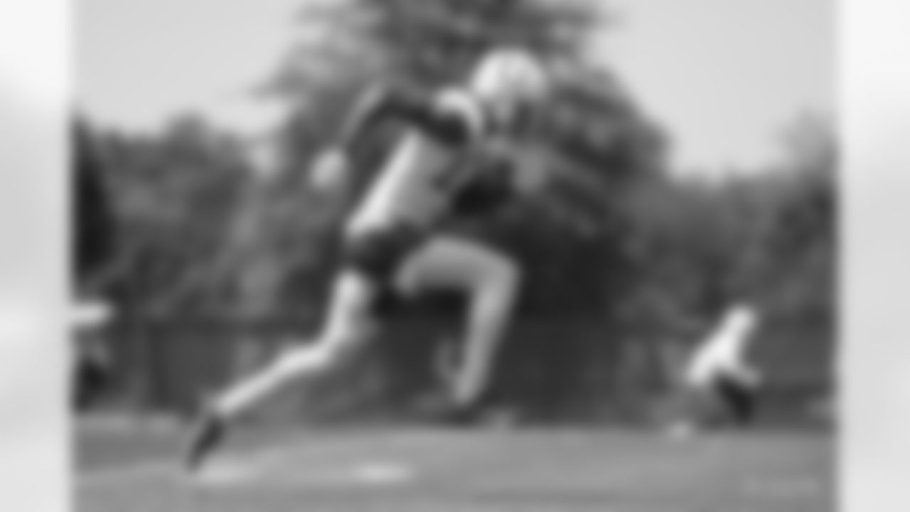 17 WR Mike Strachan