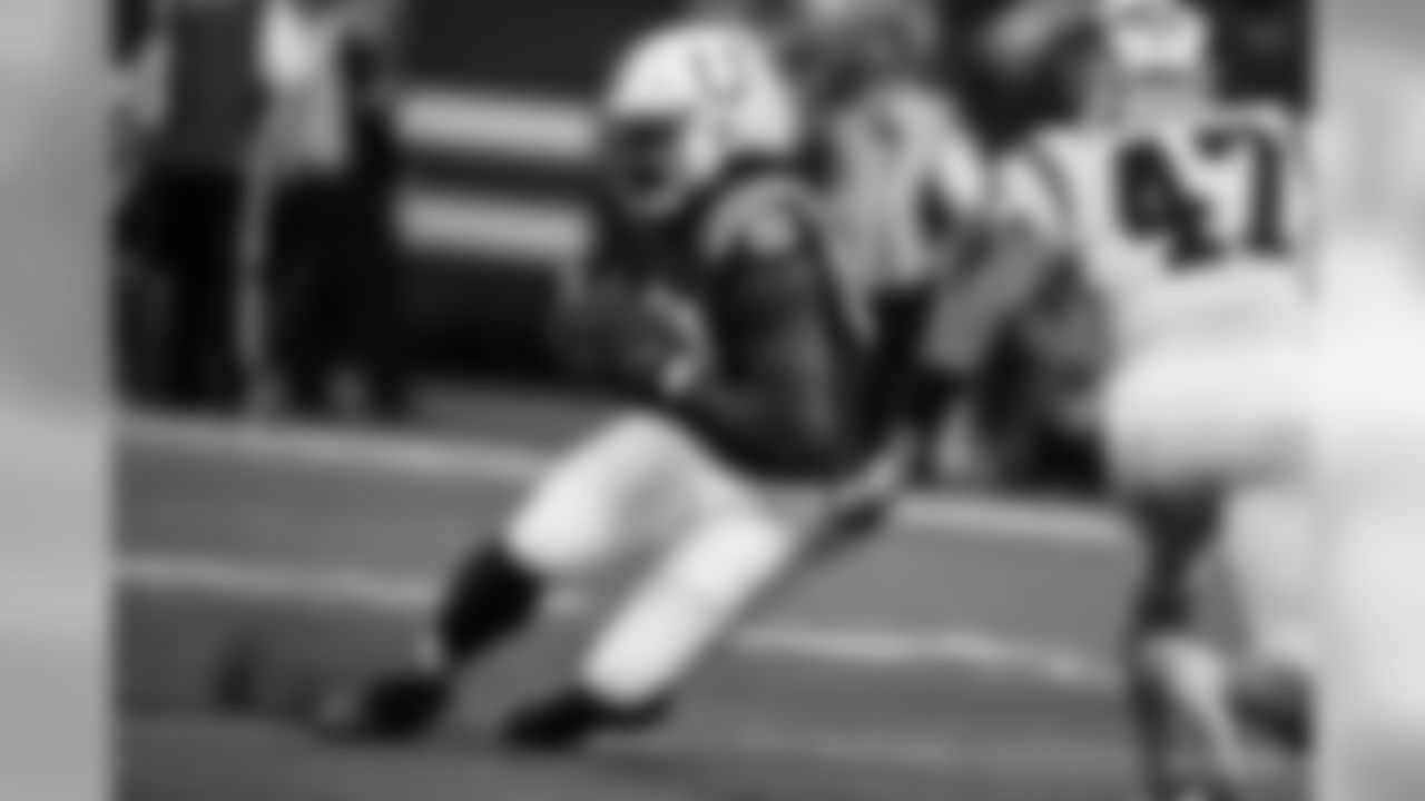 81 tight end Mo Alie-Cox