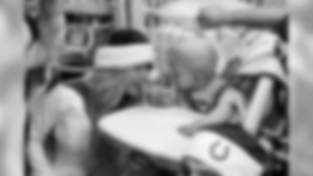 2018_1217_RileyCaroling0353