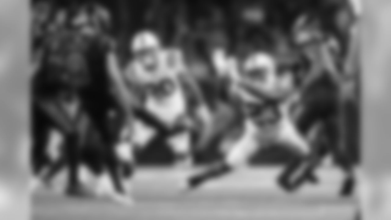23 cornerback end Kenny Moore II