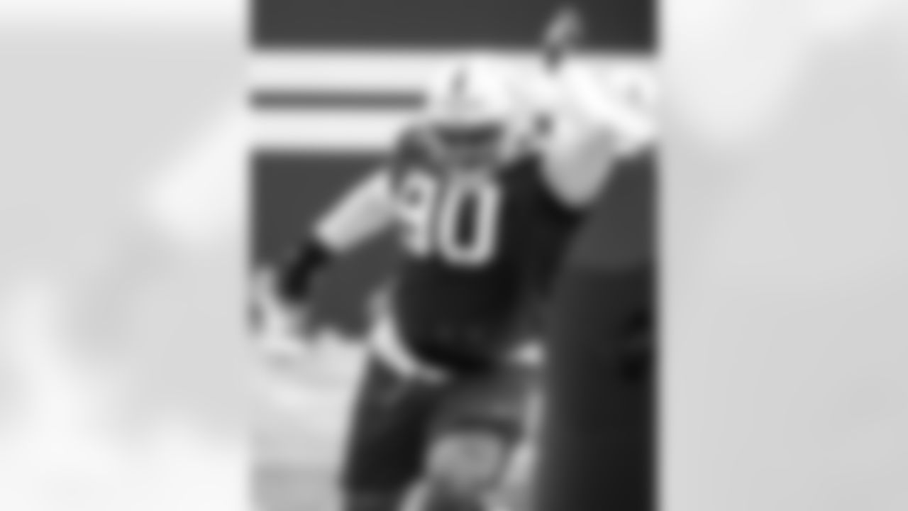 90 DT Grover Stewart,
Players train during OTAs of offseason workouts.