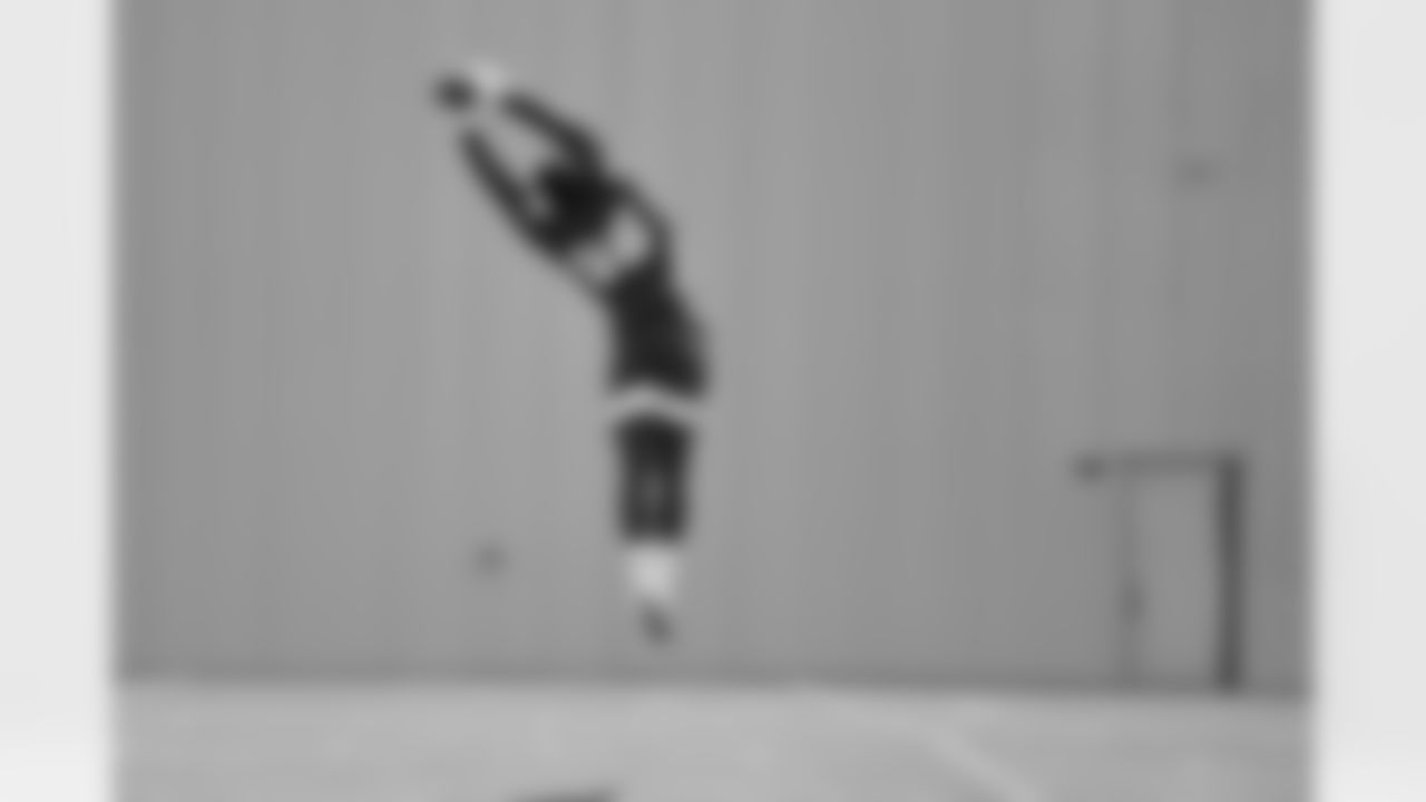 55 LB Skai Moore