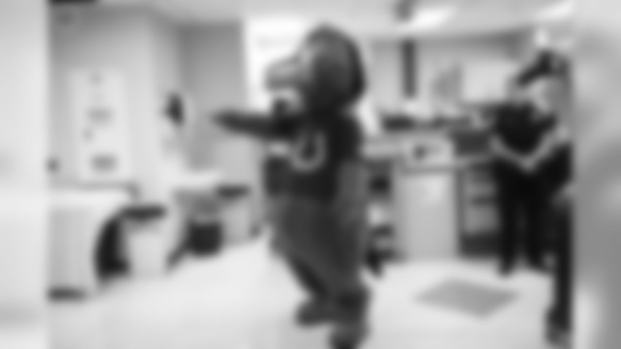 2018_1112_ CM_VAHospitalVisit0129