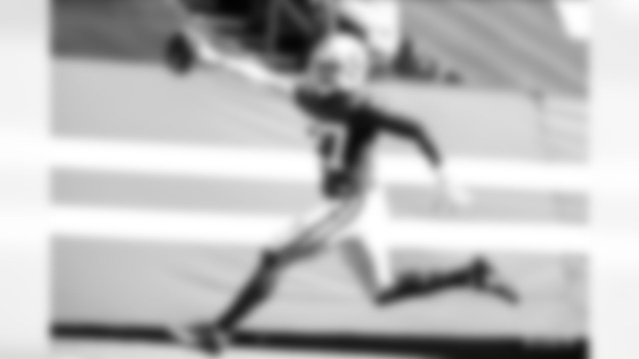 27 CB Xavier Rhodes