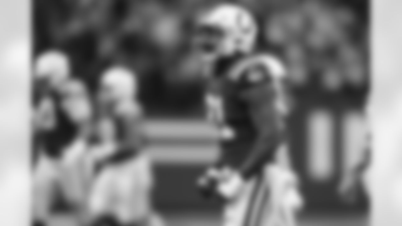 91 DE Yannick Ngakoue
