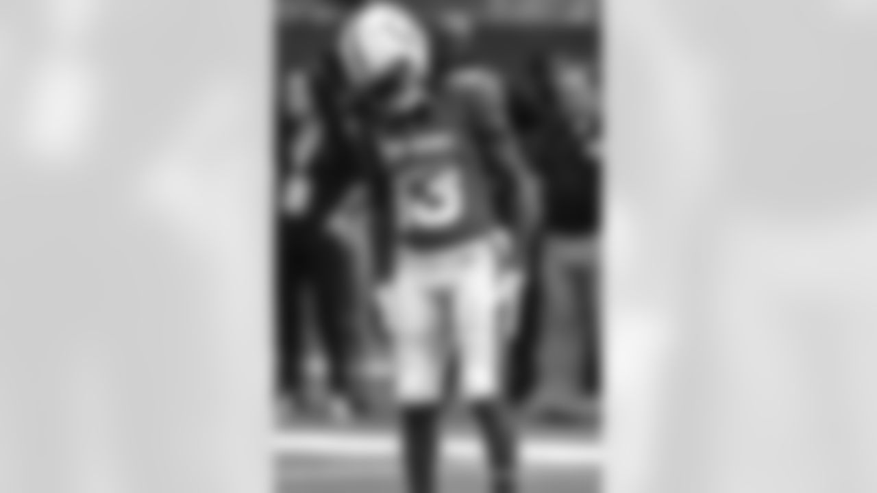 SUBJECTS] seen at [EVENT NAME] at [VENUE] on Thursday, Jan. 11, 2018 in Terre Haute, Ind. (Matt Bowen/AP Images for Macy's)