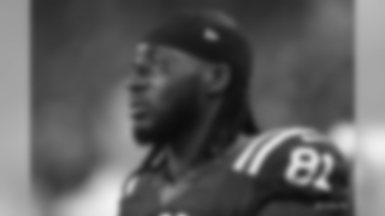 81 tight end Mo Alie-Cox
