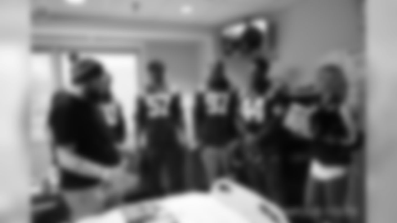 2018_1112_ CM_VAHospitalVisit0051