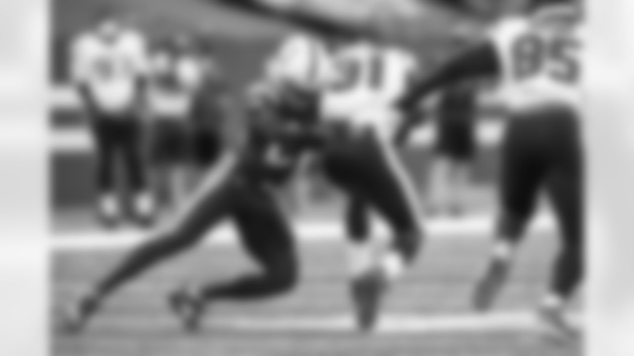 27 CB Xavier Rhodes