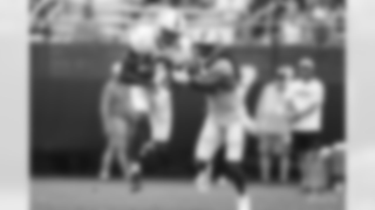 17 WR Mike Strachan