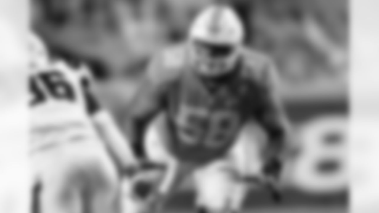 Tennessee offensive lineman Darnell Wright (58) plays against Ball State during an NCAA football game on Thursday, Sept. 1, 2022, in Knoxville, Tenn. (AP Photo/John Amis)