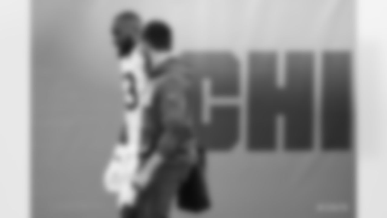 53 LB Darius Leonard